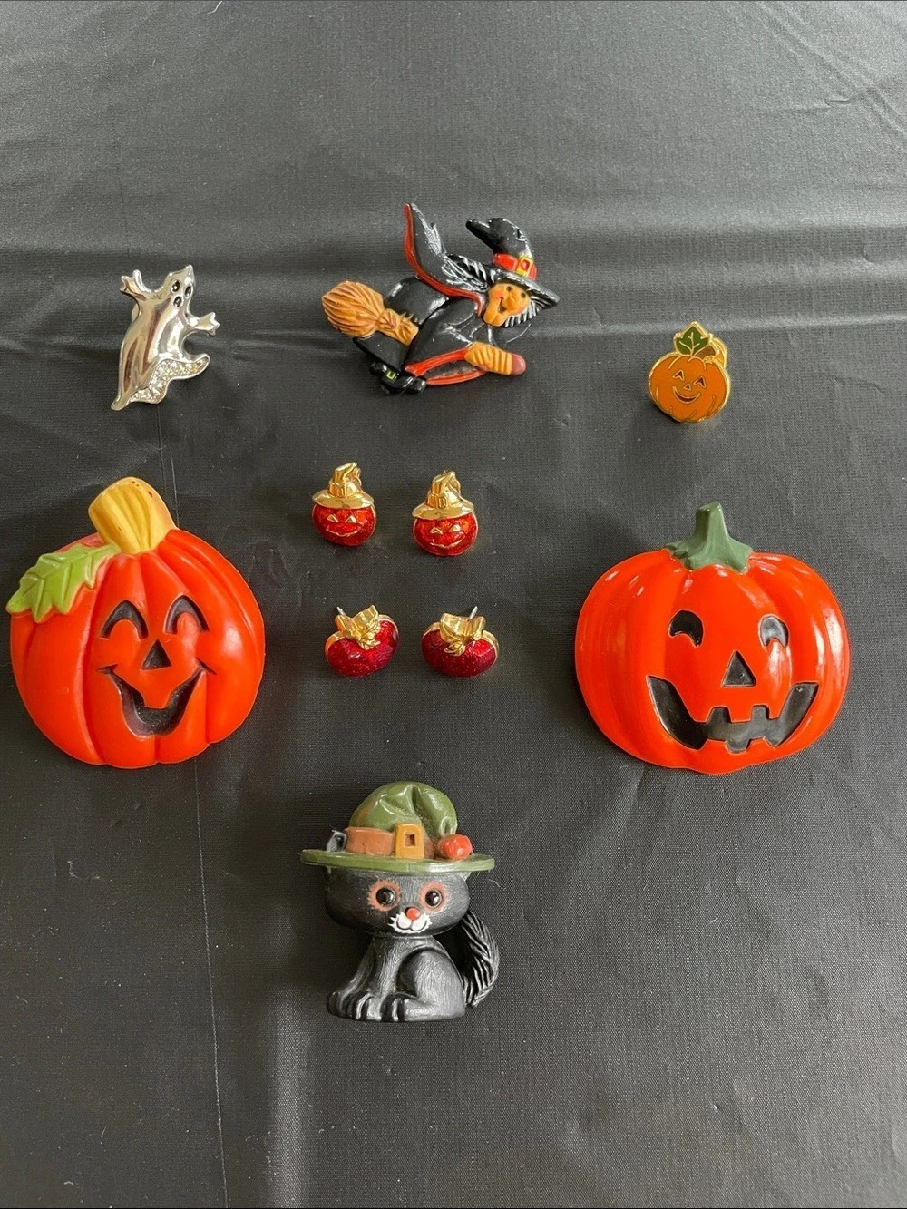 Halloween vintage Brooch Pin and Avon earrings Set